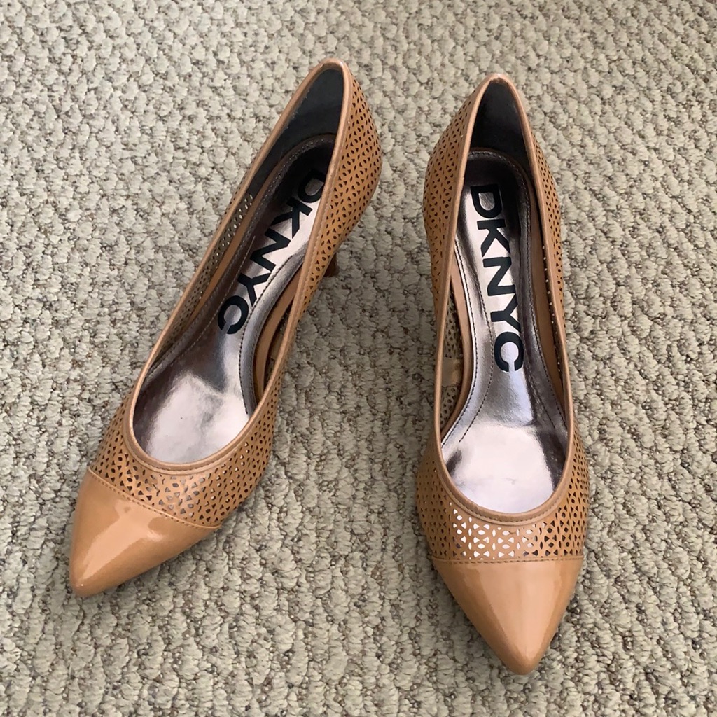 Dknyc Tan Pumps 8/38.5